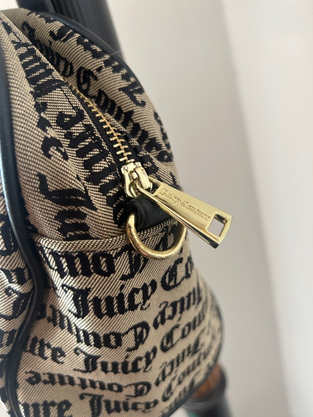 Juicy Couture Black and Cream Logo Dome Satchel EUC strap inside - Picture 4 of 7